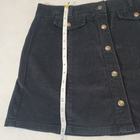 BDG Urban Outfitters Women's Skirt Size Medium Black Thin Corduroy NWT - Picture 3 of 9